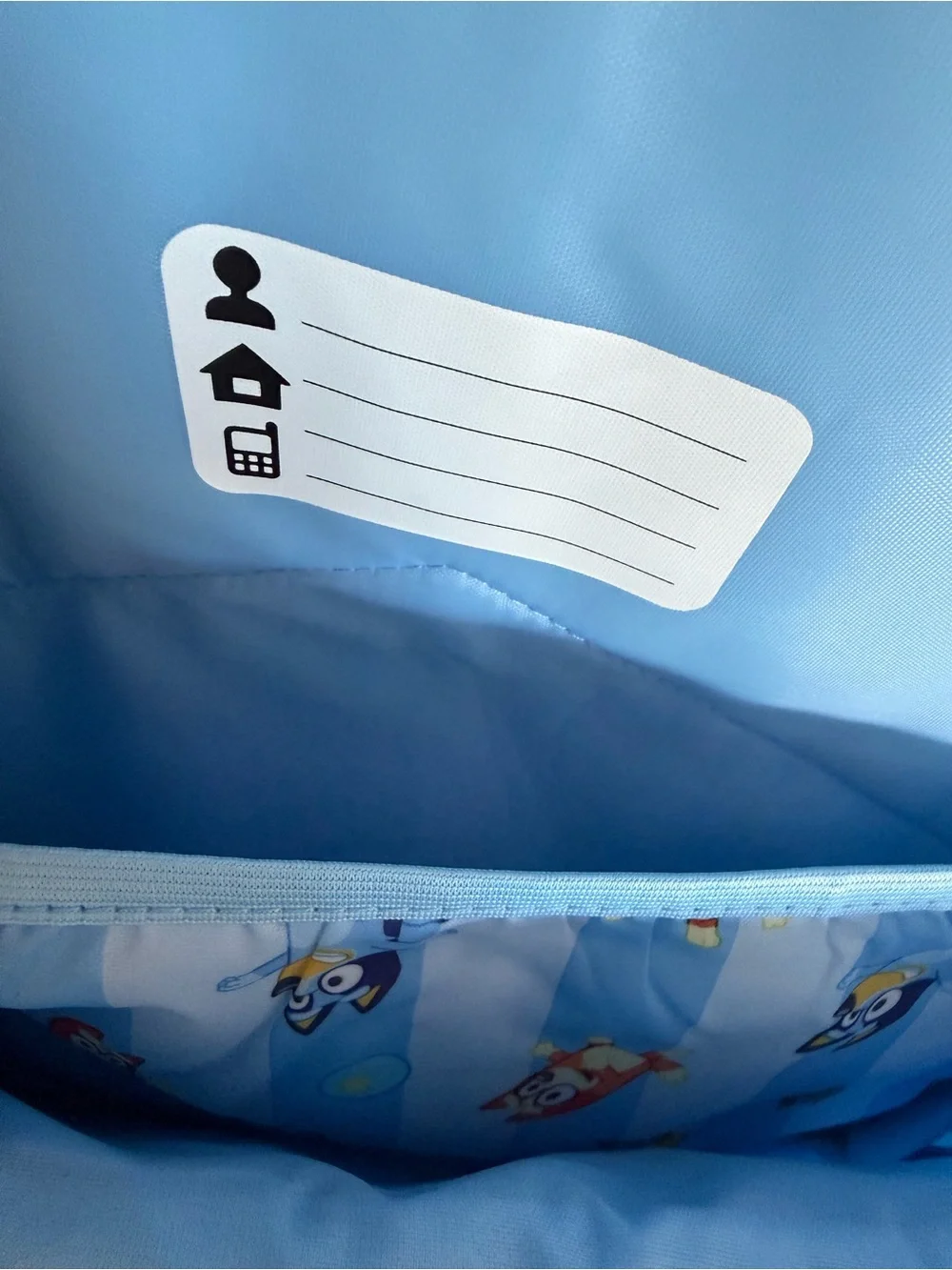 Bluey 17” 4 Piece Back Pack Set With Headphones Lunch Tote and Key Chain NEW